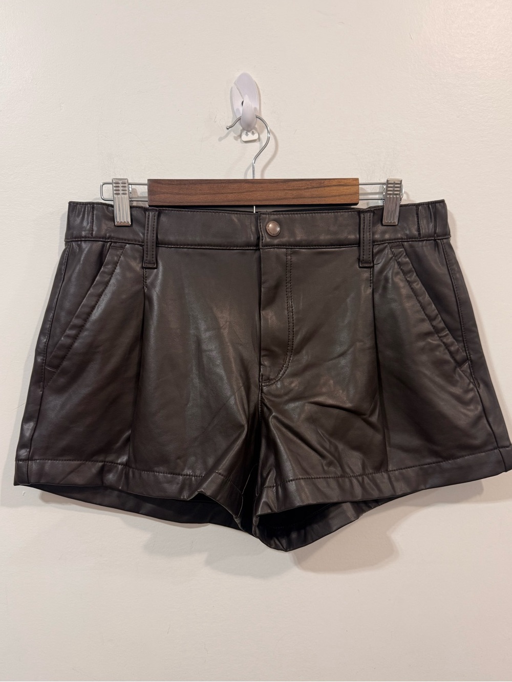 American Eagle Outfitters Women's Brown Faux Leather Classic Mini Shorts Size 8